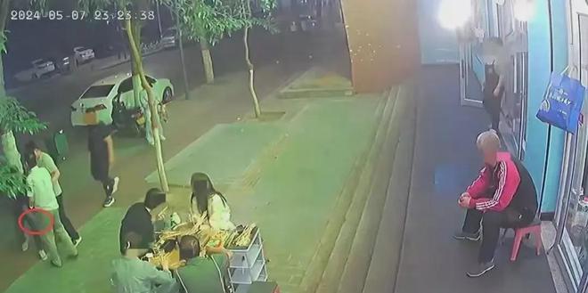 邓文敏最新鉴鸽视频，小巷深处的特色小店探秘揭秘