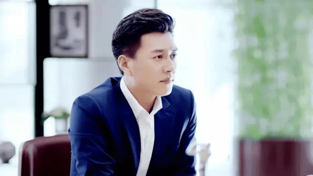 靳东最新图片，时代之星闪耀的瞬间