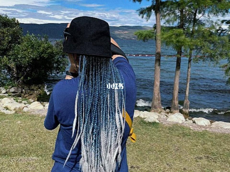 最新流行发型视频，与自然美景的旅行邂逅，寻找内心的宁静美发型