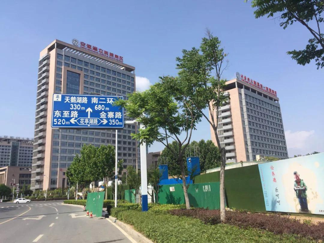 最新银泰城，小巷深处的惊喜宝藏探索