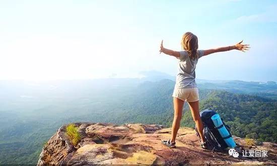 最新爆笑笑话与旅行探索，笑中寻心静，美景伴心平和